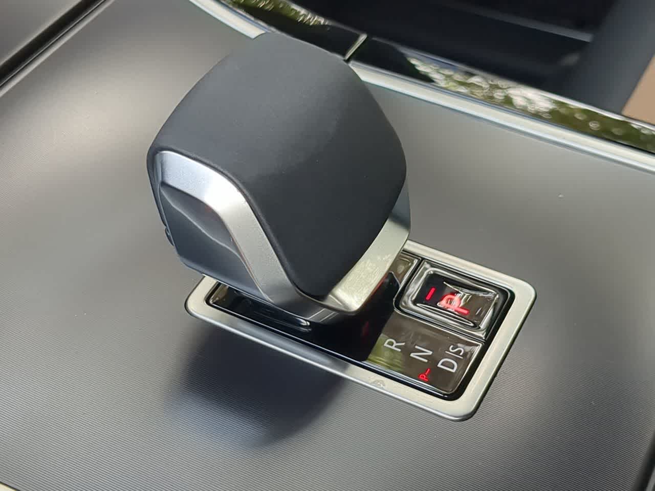 Thumbnail: 2026 Land Rover Range Rover Velar - 35