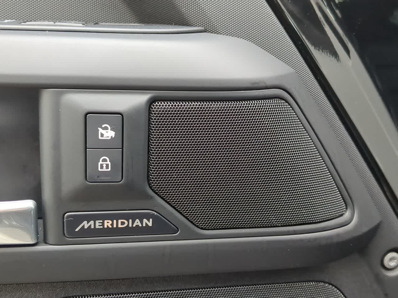 Thumbnail: 2025 Land Rover Defender - 32