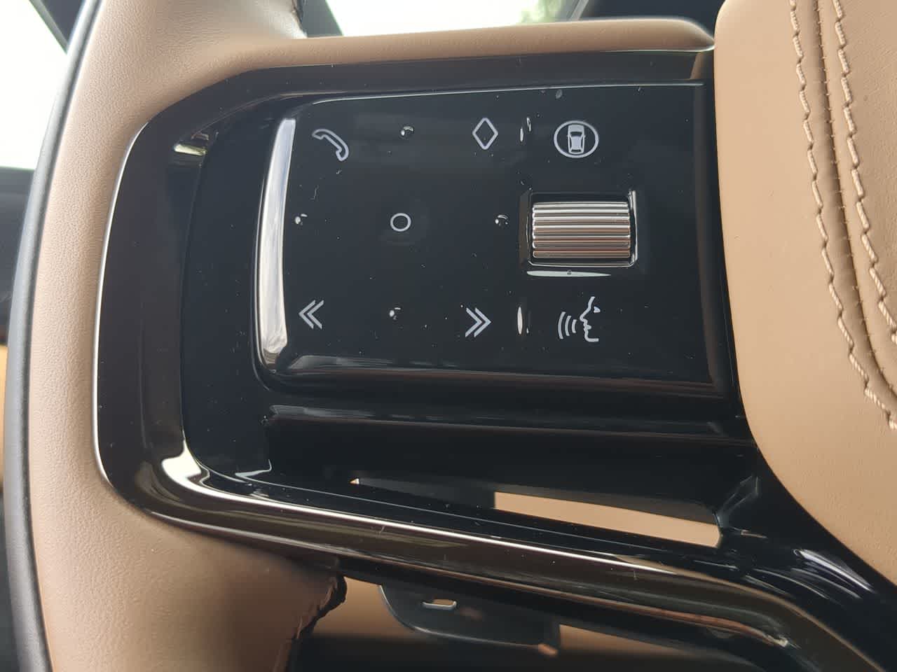 Thumbnail: 2025 Land Rover Range Rover Sport - 26