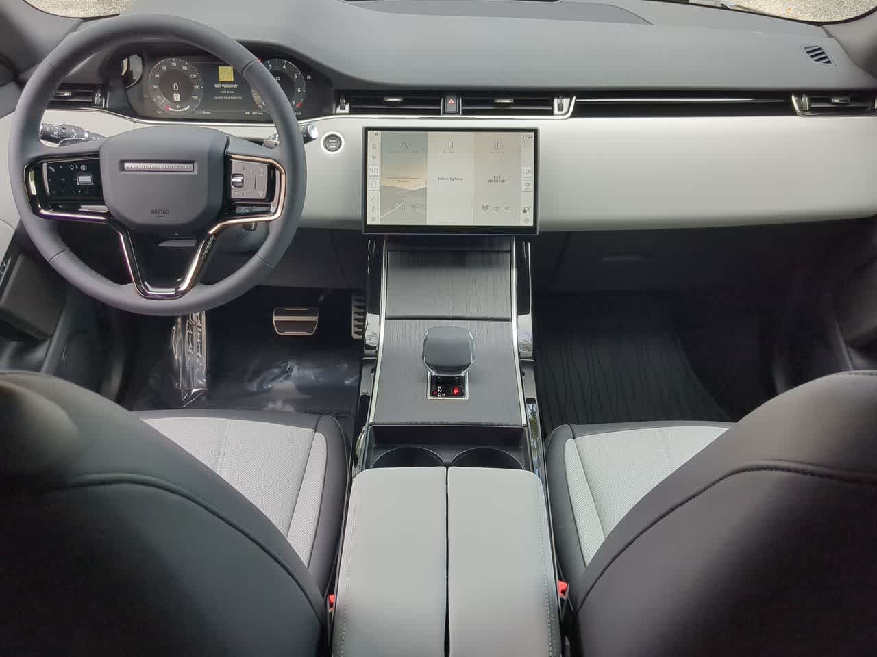 Thumbnail: 2026 Land Rover Range Rover Evoque - 16