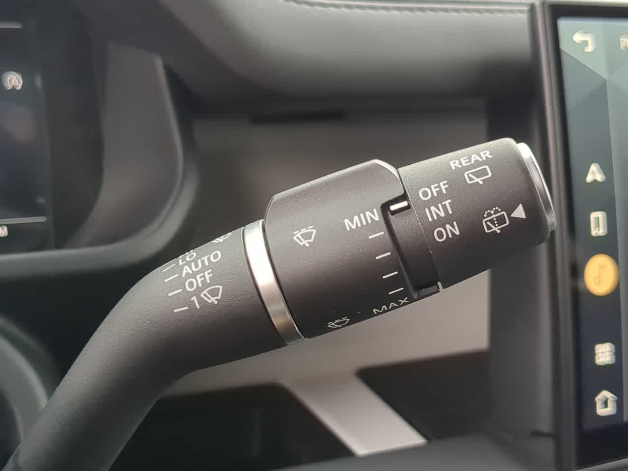 Thumbnail: 2025 Land Rover Defender - 27