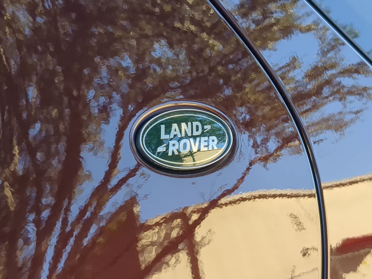 Thumbnail: 2026 Land Rover Discovery - 12