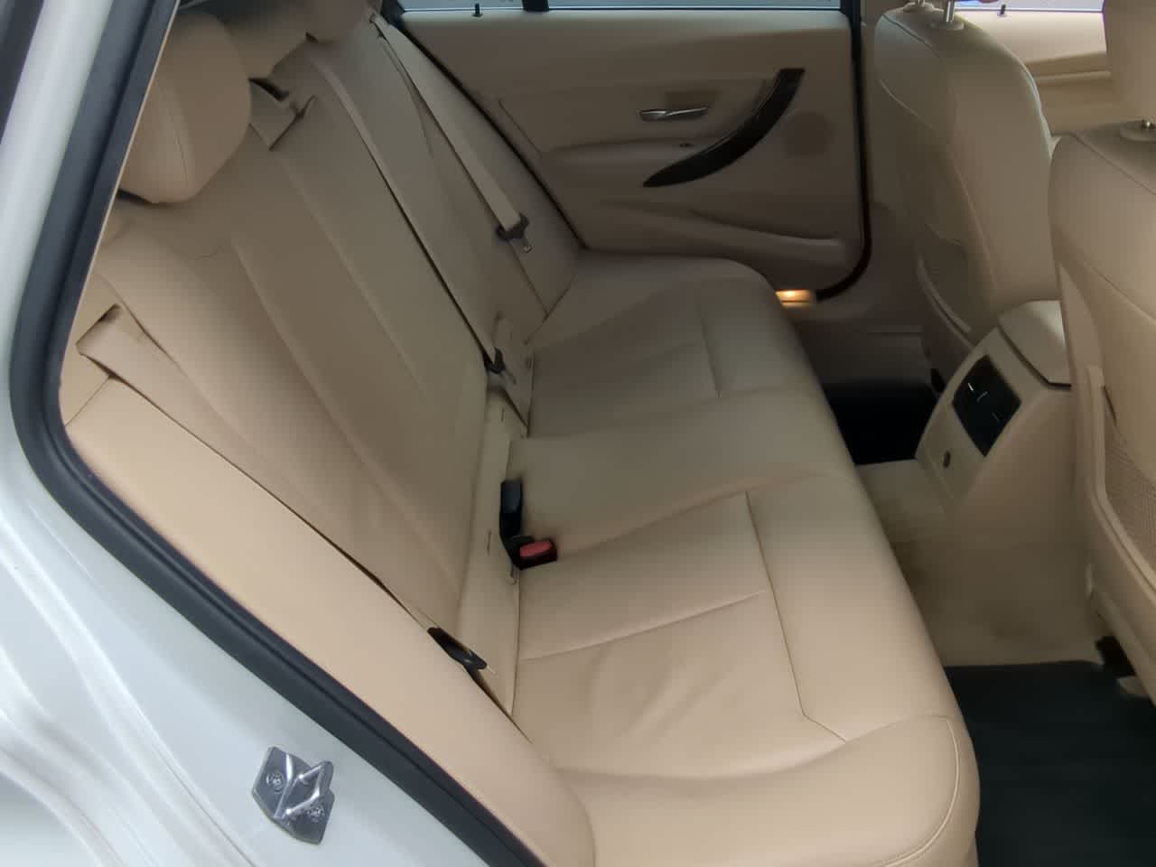 Thumbnail: 2015 BMW 3 Series - 21