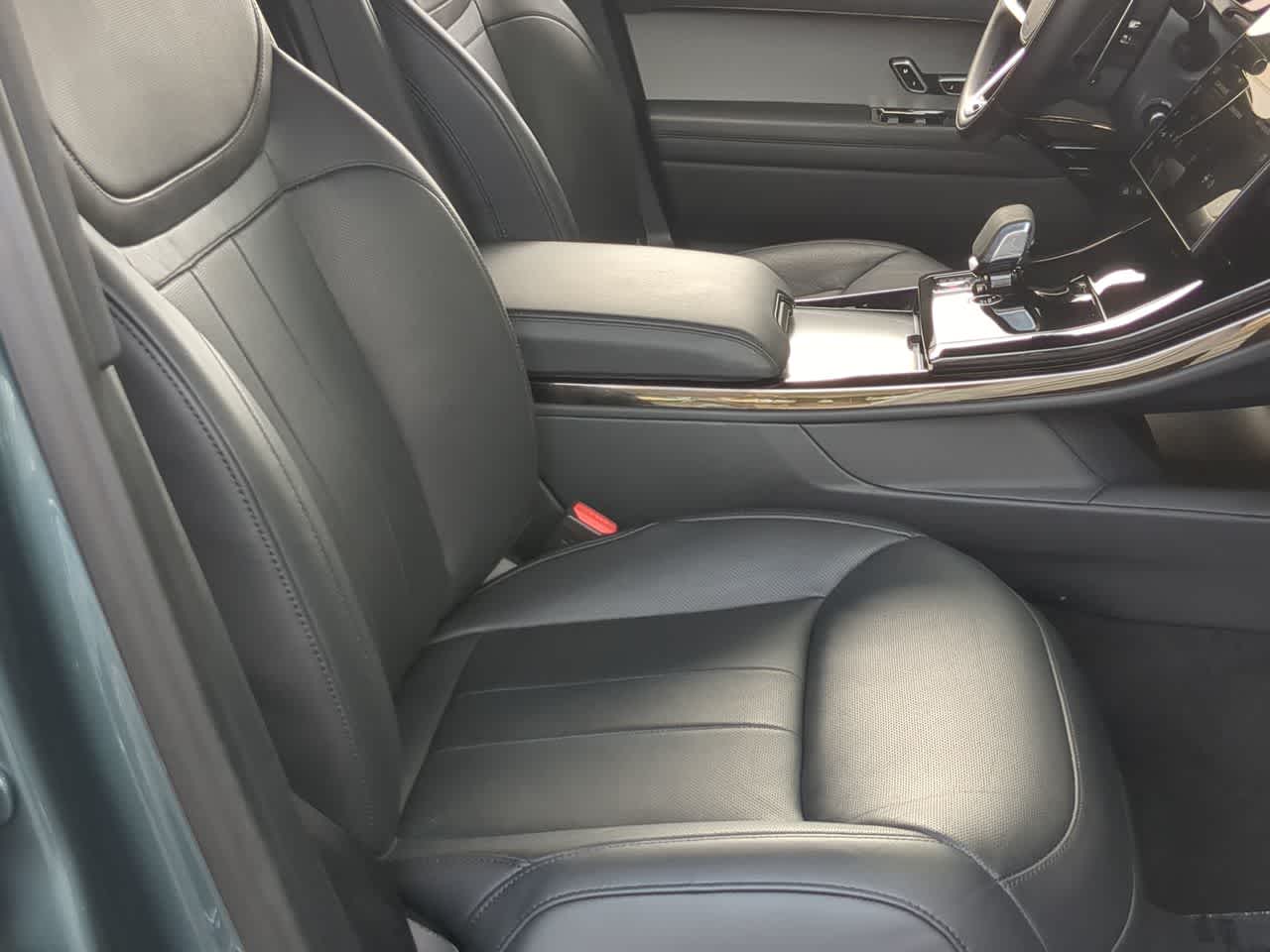 Thumbnail: 2025 Land Rover Range Rover Sport - 24