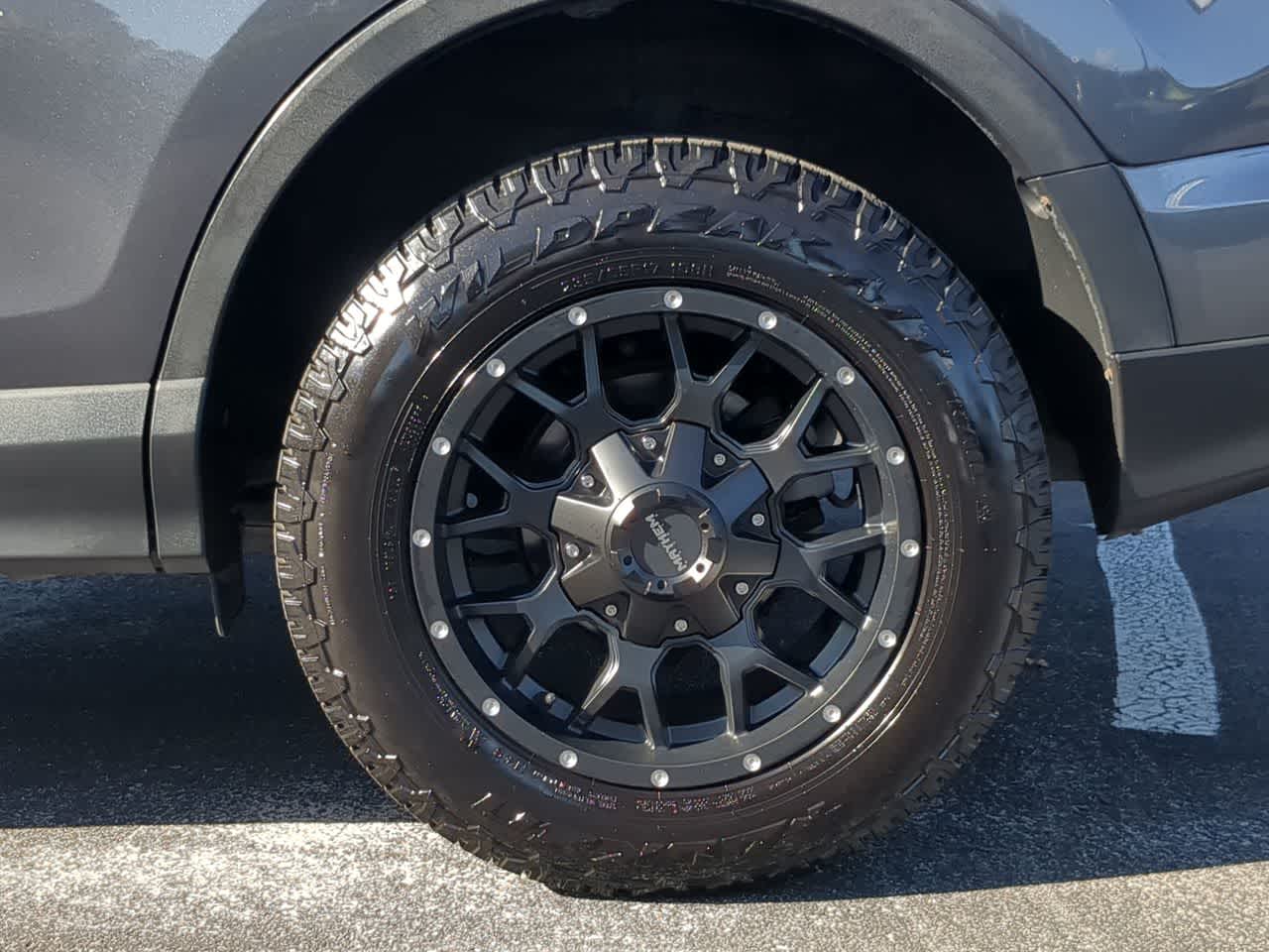 Thumbnail: 2016 Toyota RAV4 - 13