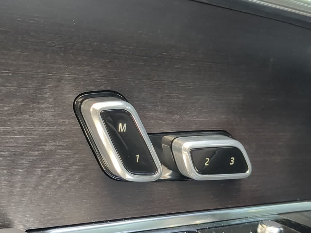 Thumbnail: 2026 Land Rover Range Rover - 18