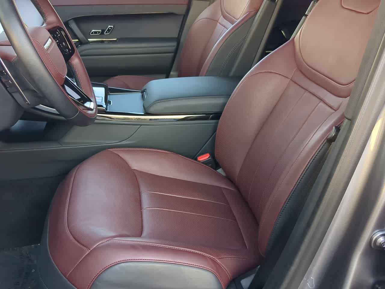 Thumbnail: 2025 Land Rover Range Rover Sport - 17