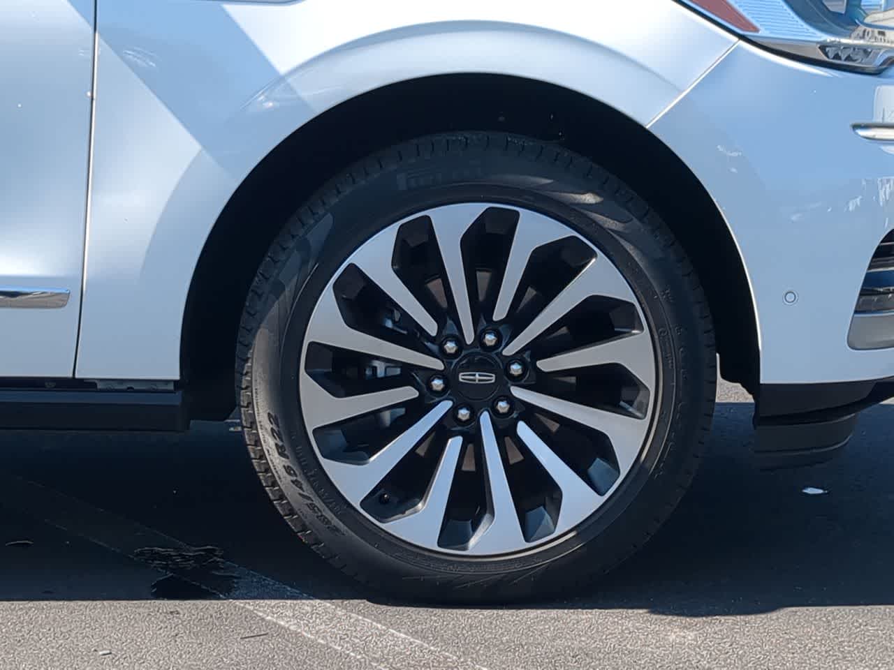 Thumbnail: 2024 Lincoln Navigator - 13