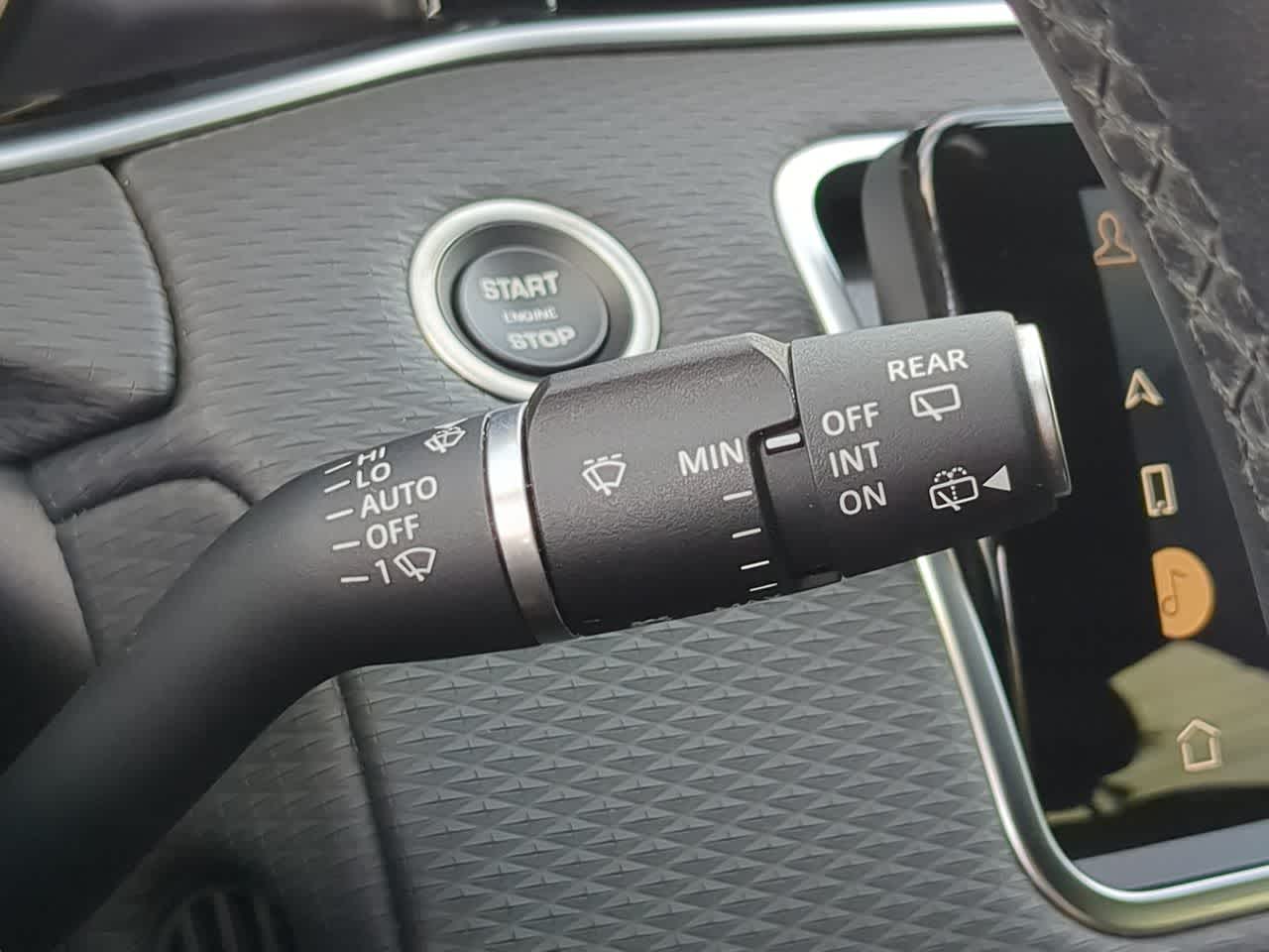 Thumbnail: 2023 Land Rover Range Rover Evoque - 27