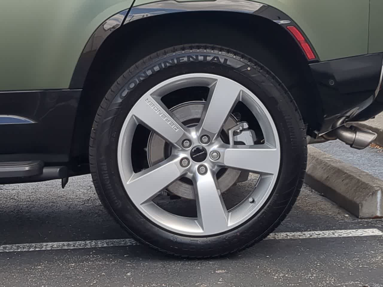 Thumbnail: 2026 Land Rover Defender - 14