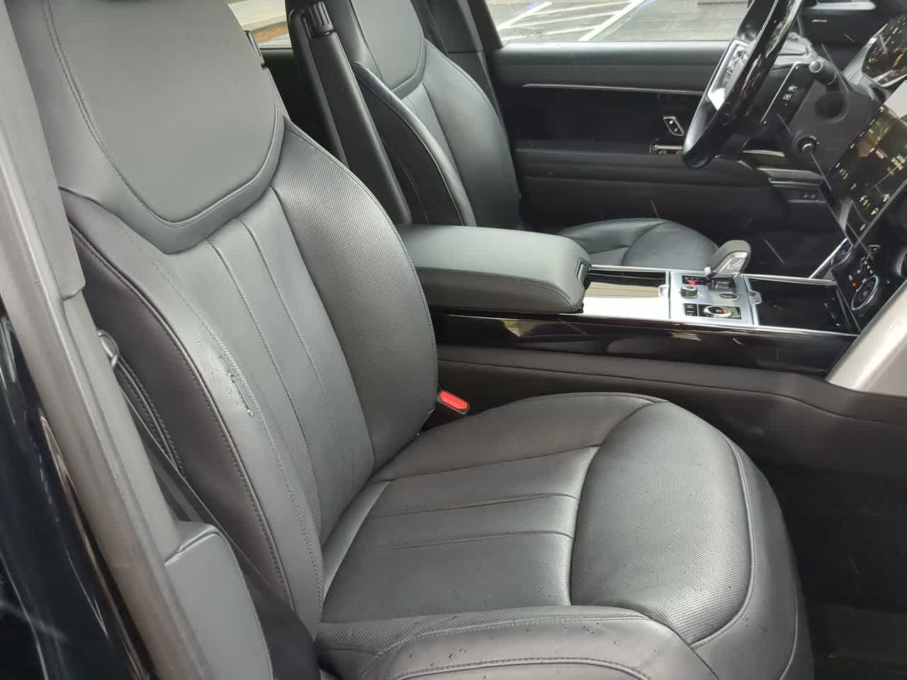 Thumbnail: 2023 Land Rover Range Rover - 22