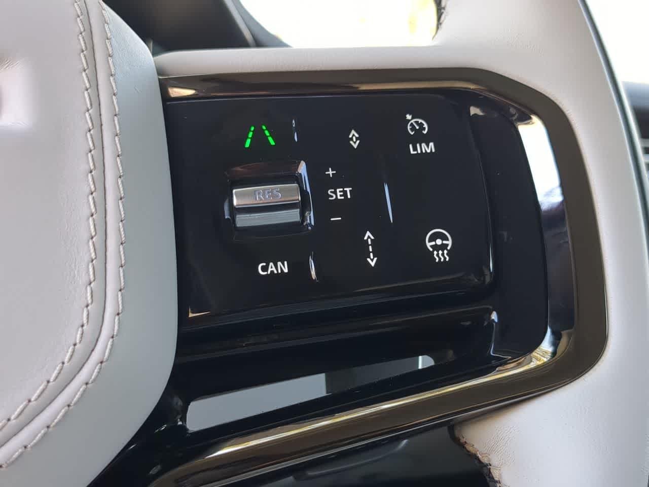 Thumbnail: 2023 Land Rover Range Rover Sport - 26