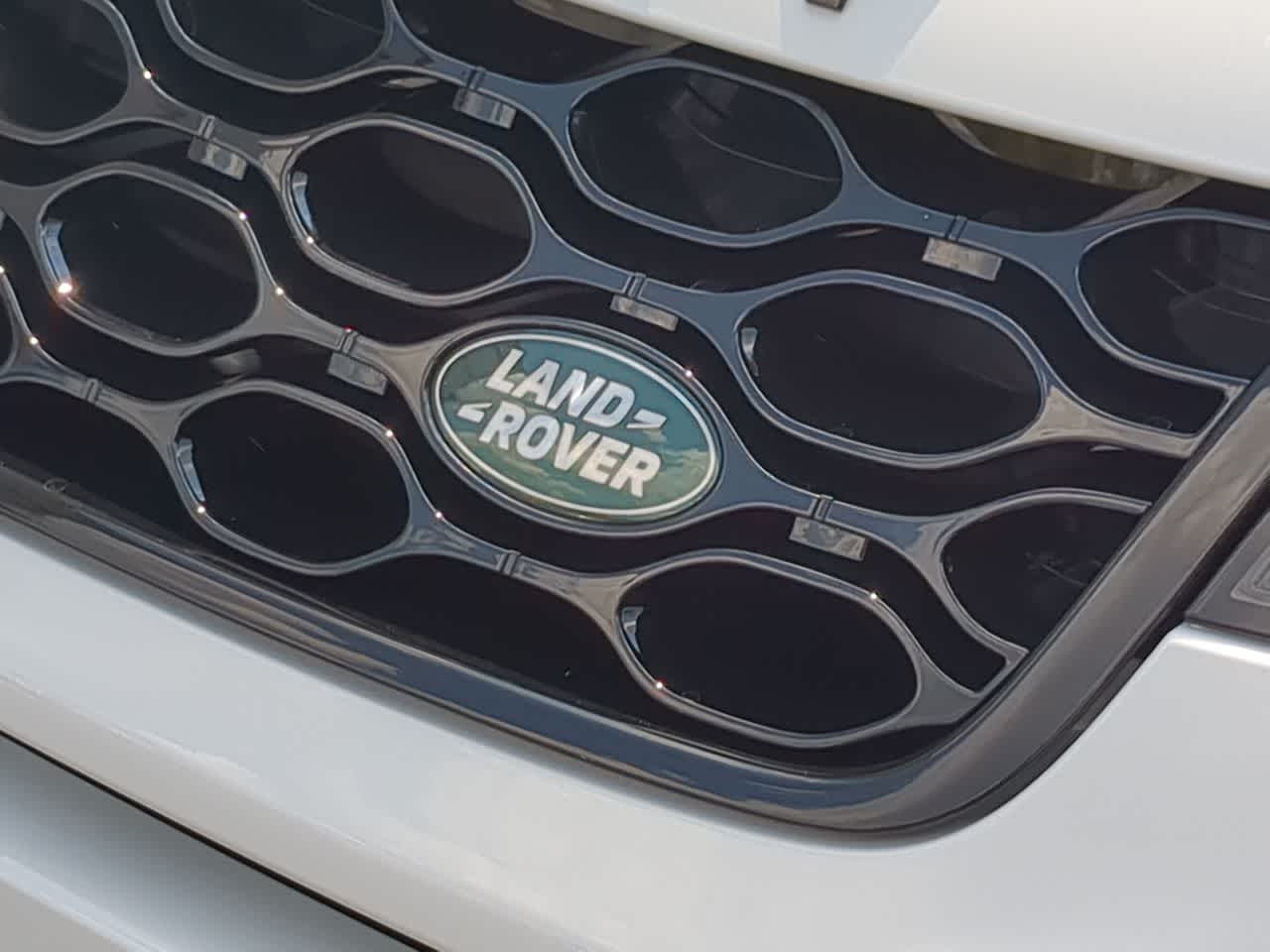 Thumbnail: 2025 Land Rover Discovery Sport - 12