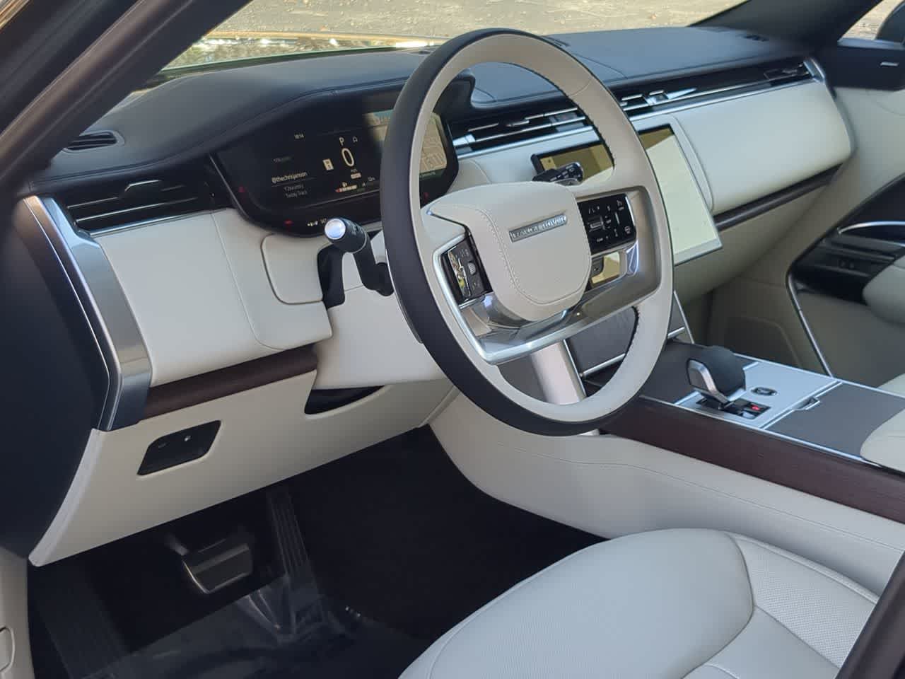 Thumbnail: 2026 Land Rover Range Rover - 10