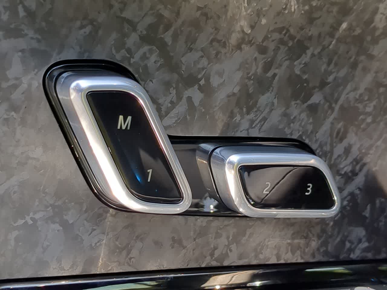 Thumbnail: 2025 Land Rover Range Rover Sport - 17