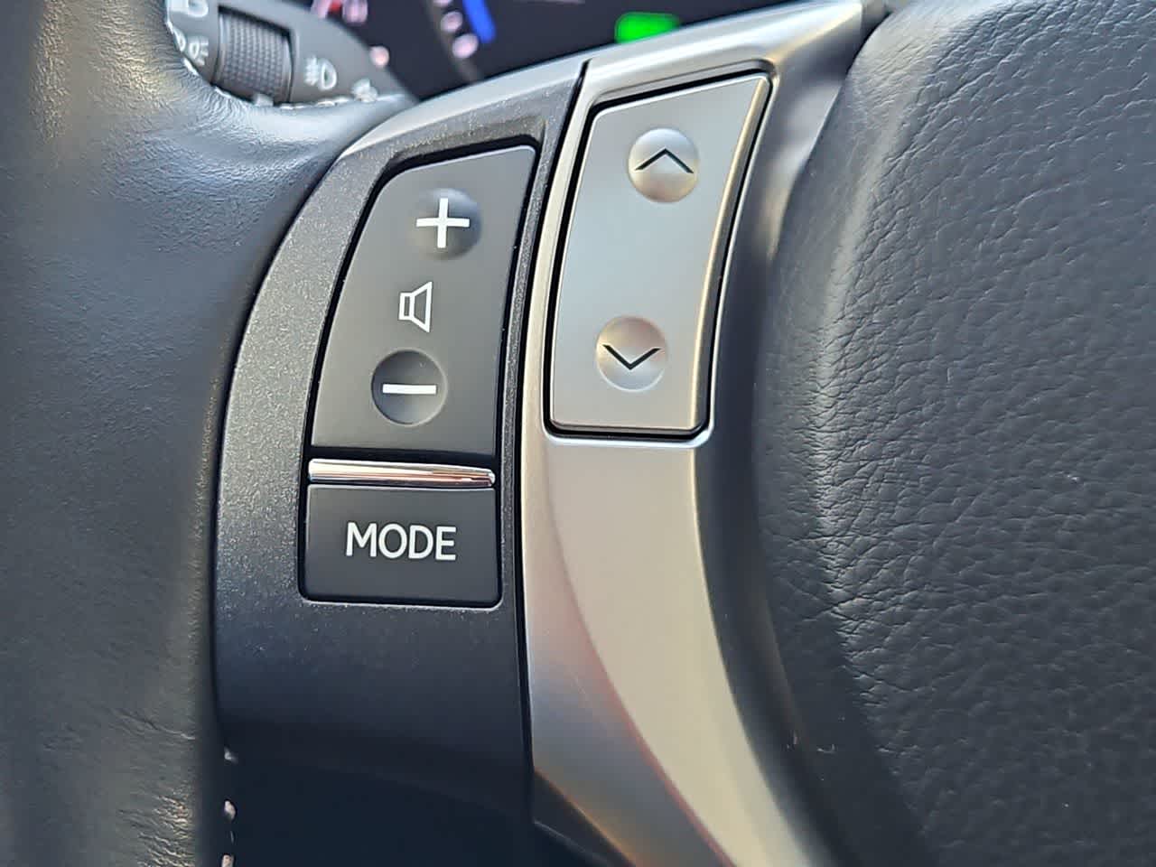 Thumbnail: 2014 Lexus ES - 26