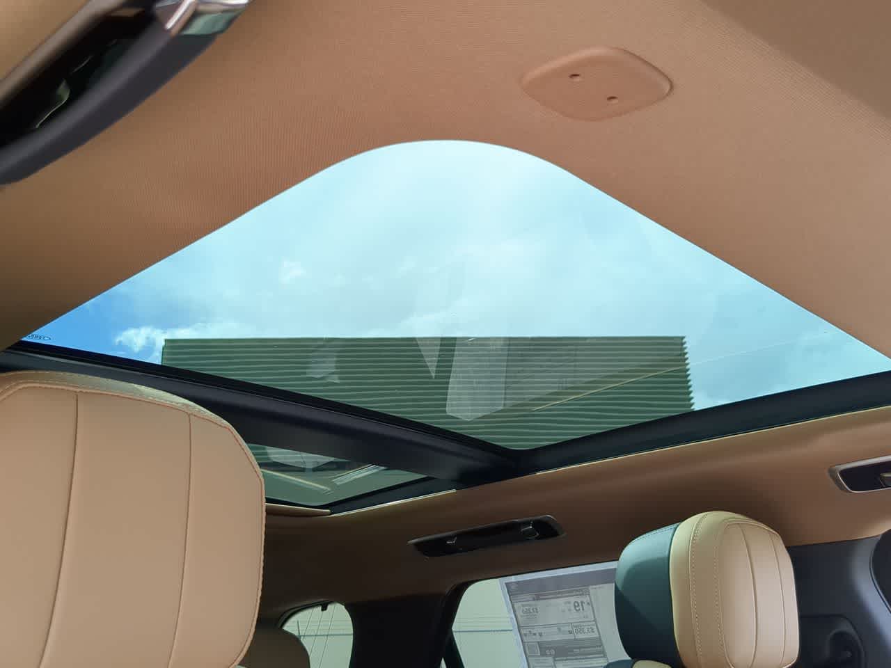 Thumbnail: 2025 Land Rover Range Rover Sport - 20