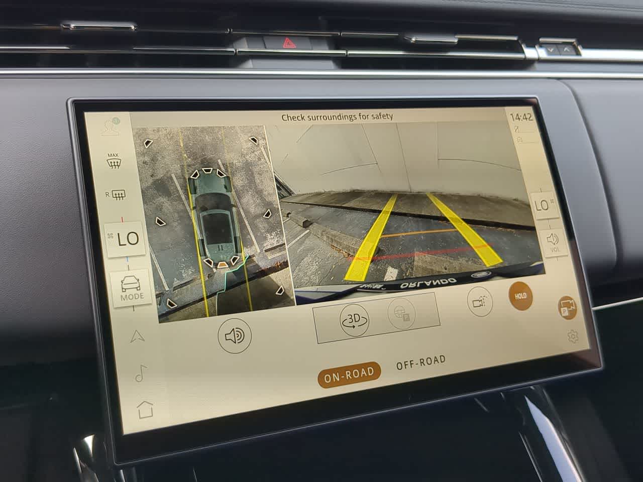 Thumbnail: 2026 Land Rover Range Rover Sport - 32