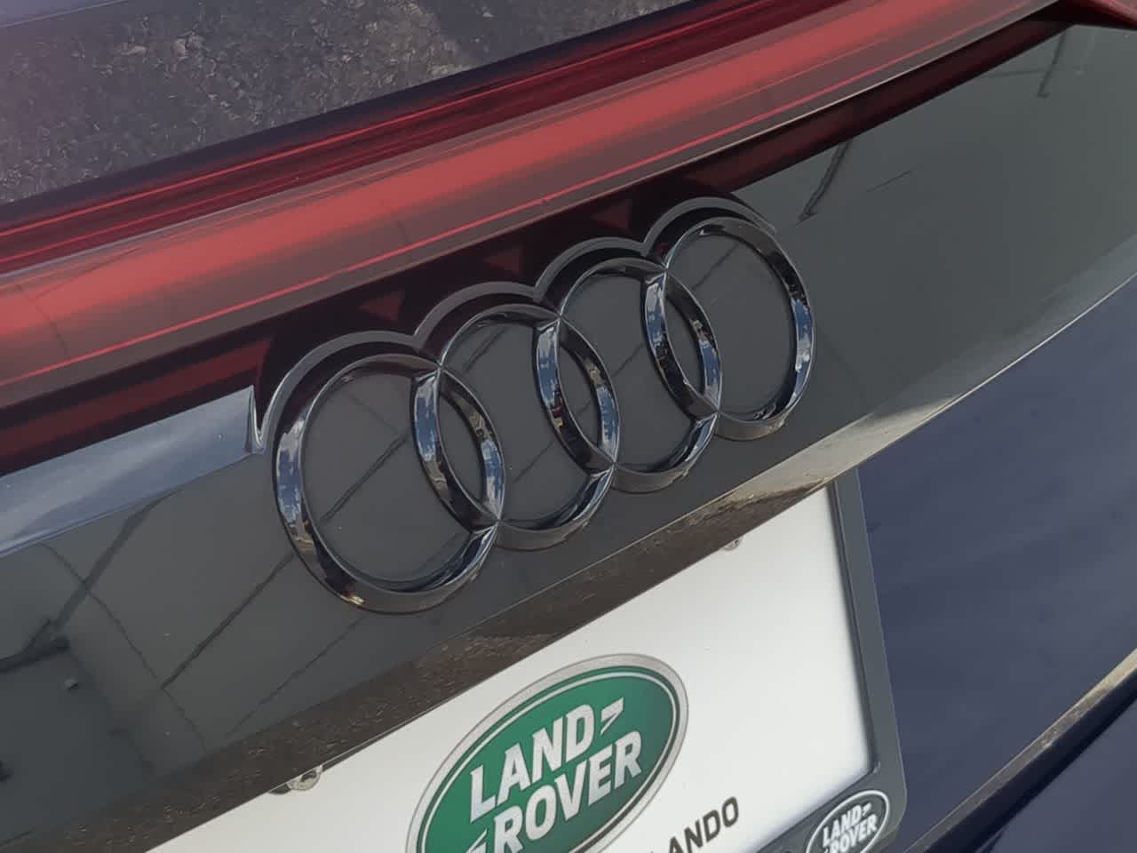Thumbnail: 2022 Audi Q8 - 11