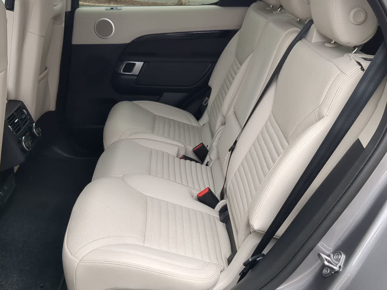 Thumbnail: 2025 Land Rover Discovery - 19