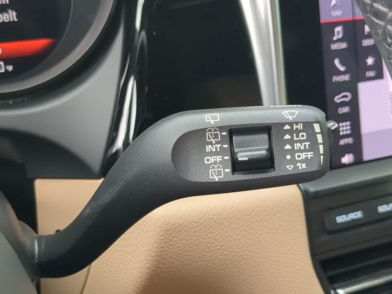 Thumbnail: 2021 Porsche Macan - 27