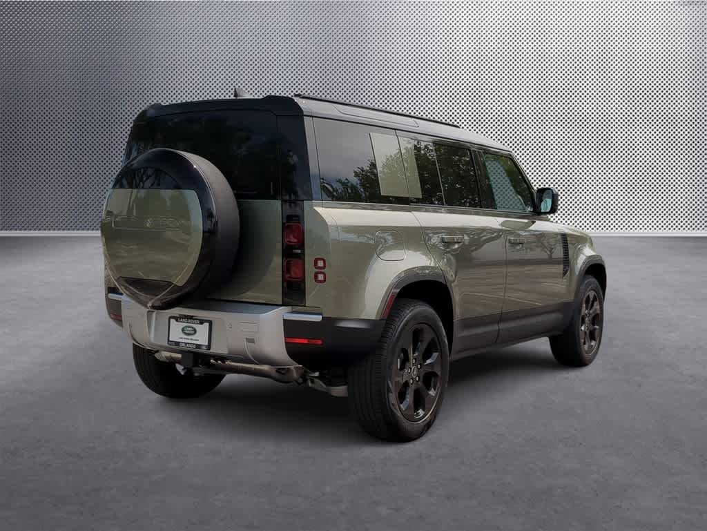 2025 Land Rover Defender 110 8