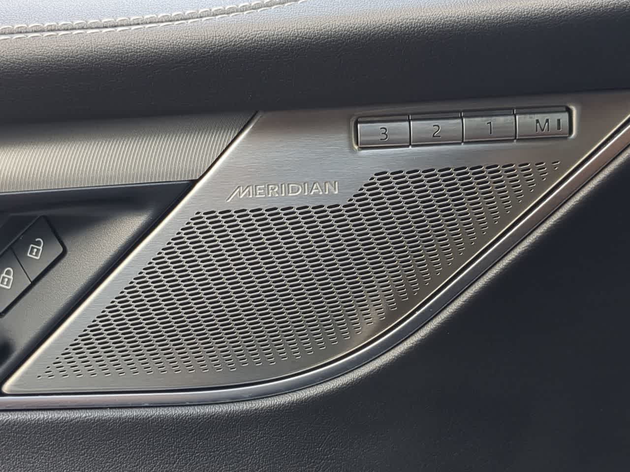 Thumbnail: 2025 Jaguar F-Pace - 31