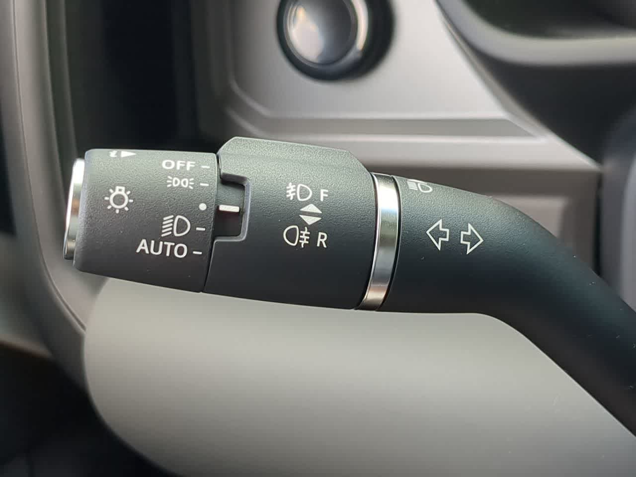 Thumbnail: 2025 Land Rover Defender - 29