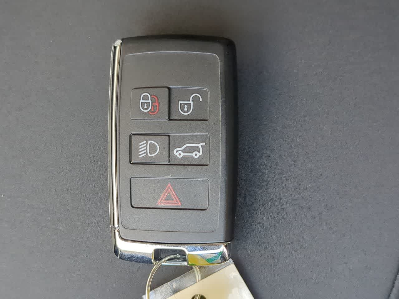 Thumbnail: 2025 Land Rover Discovery Sport - 38