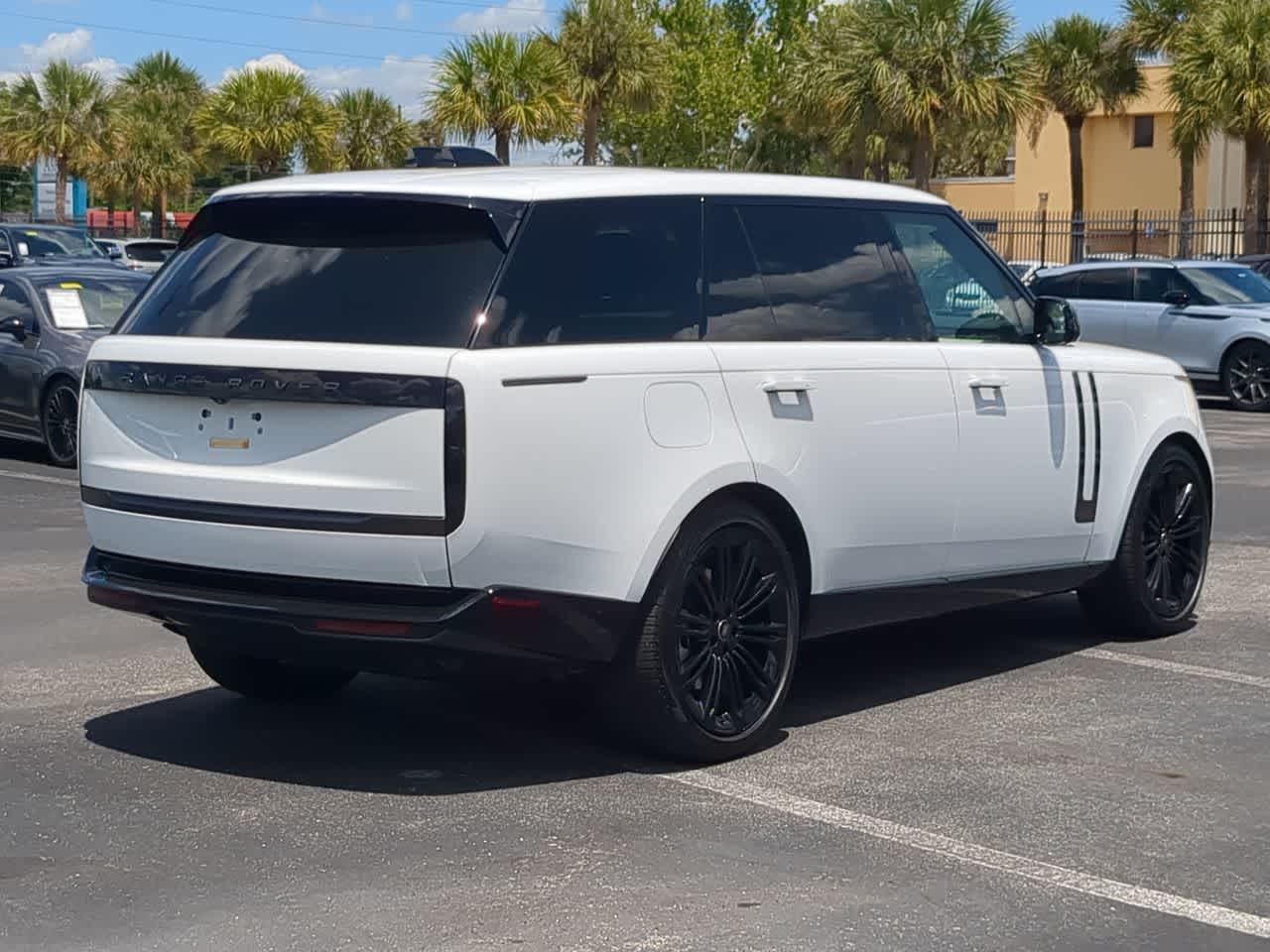 Thumbnail: 2024 Land Rover Range Rover - 15