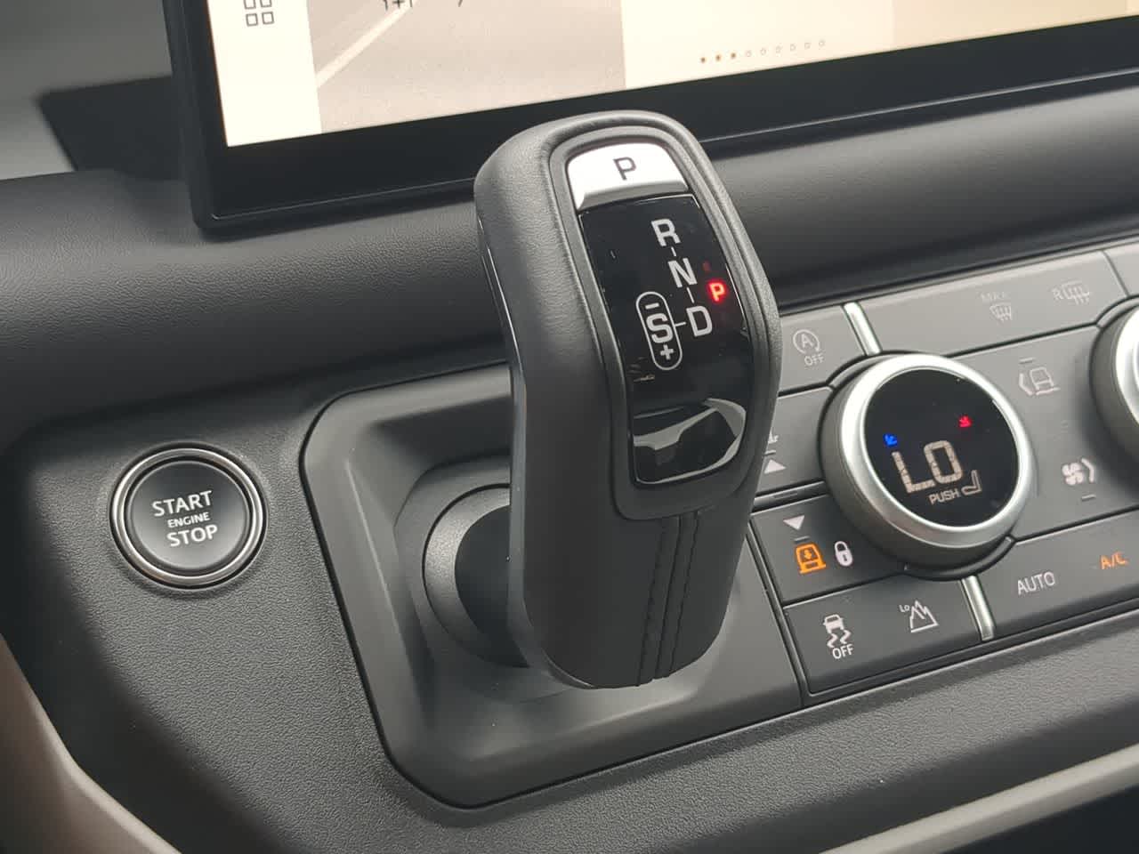 Thumbnail: 2025 Land Rover Defender - 35