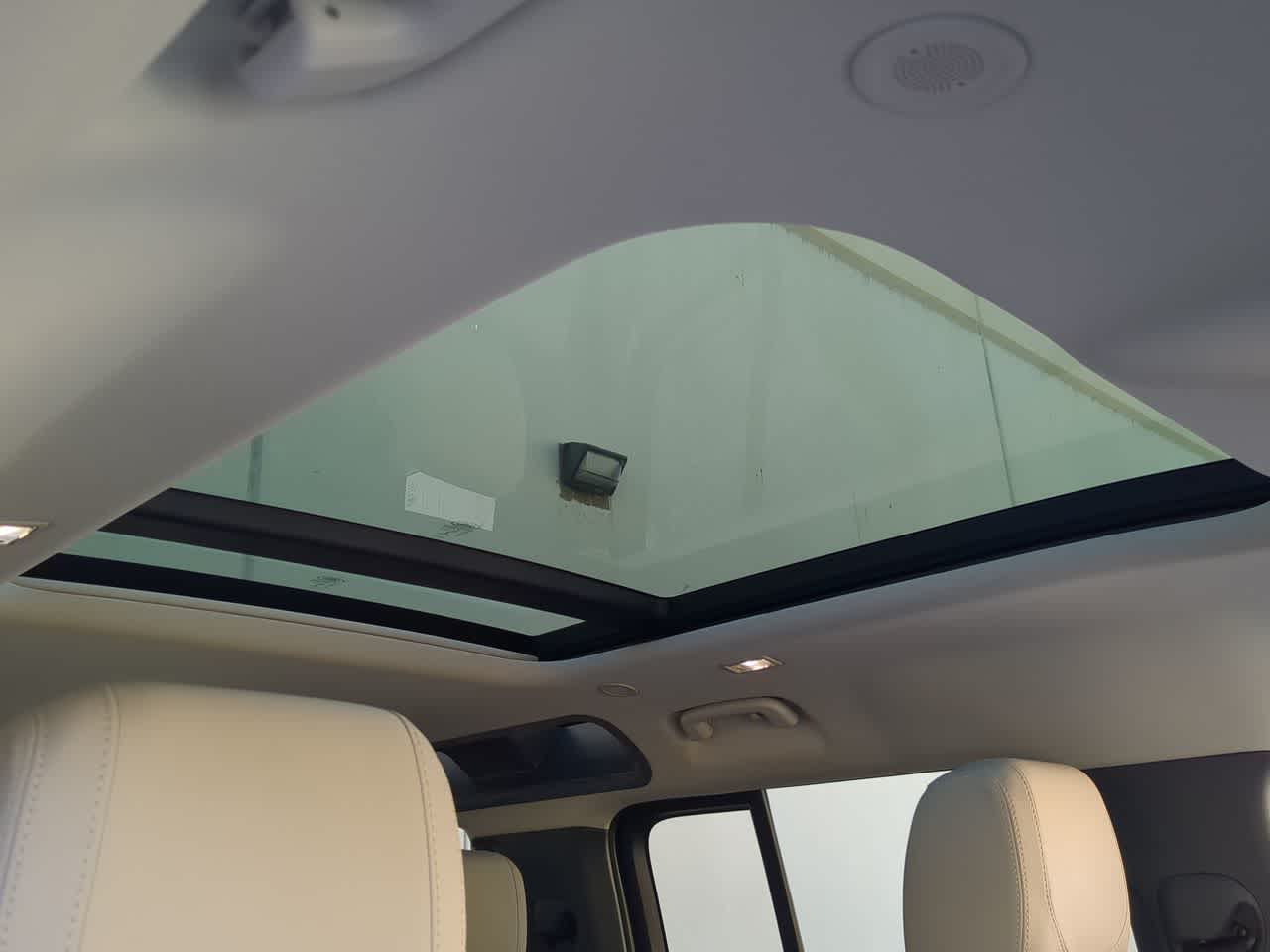 Thumbnail: 2022 Land Rover Defender - 20