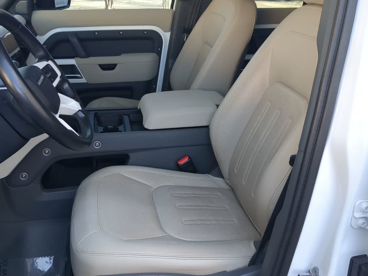 Thumbnail: 2022 Land Rover Defender - 17