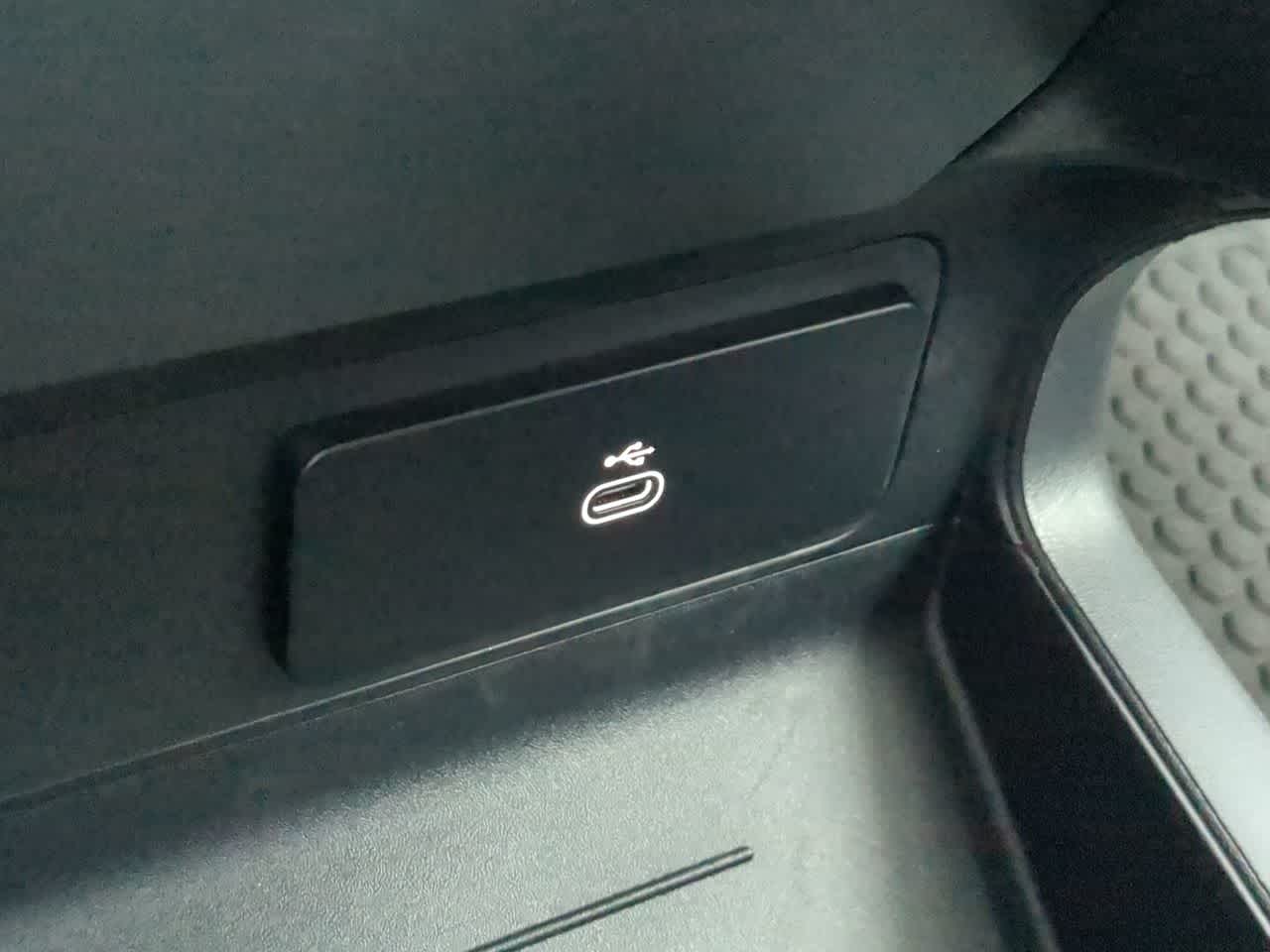 Thumbnail: 2025 Land Rover Defender - 34