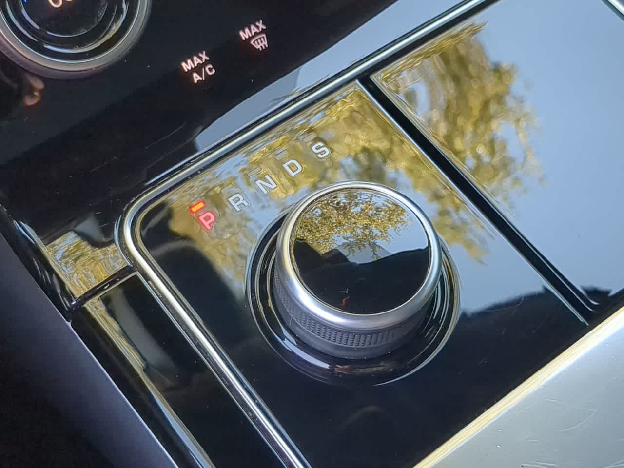 Thumbnail: 2020 Land Rover Range Rover Velar - 33