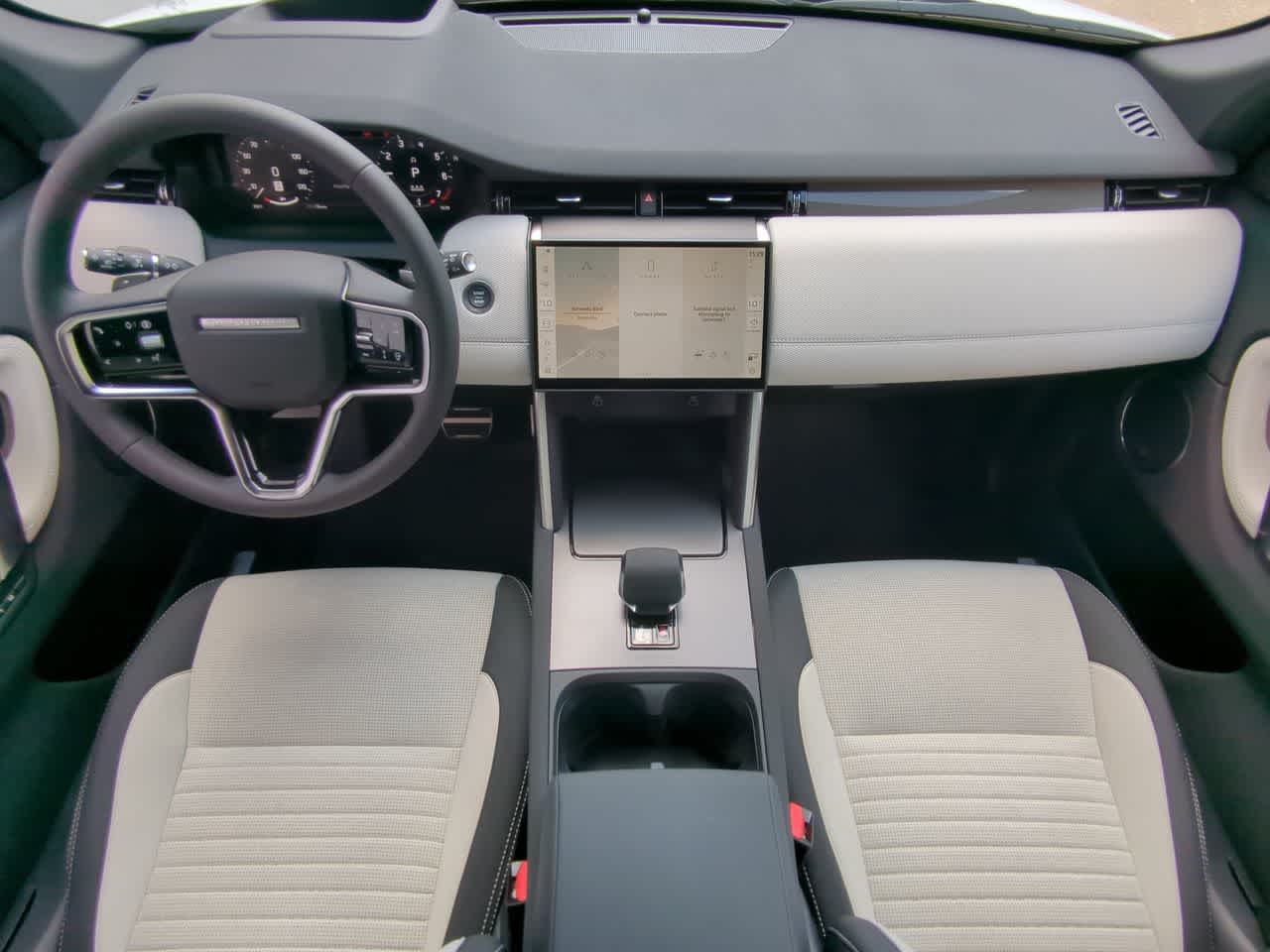 Thumbnail: 2025 Land Rover Discovery Sport - 16