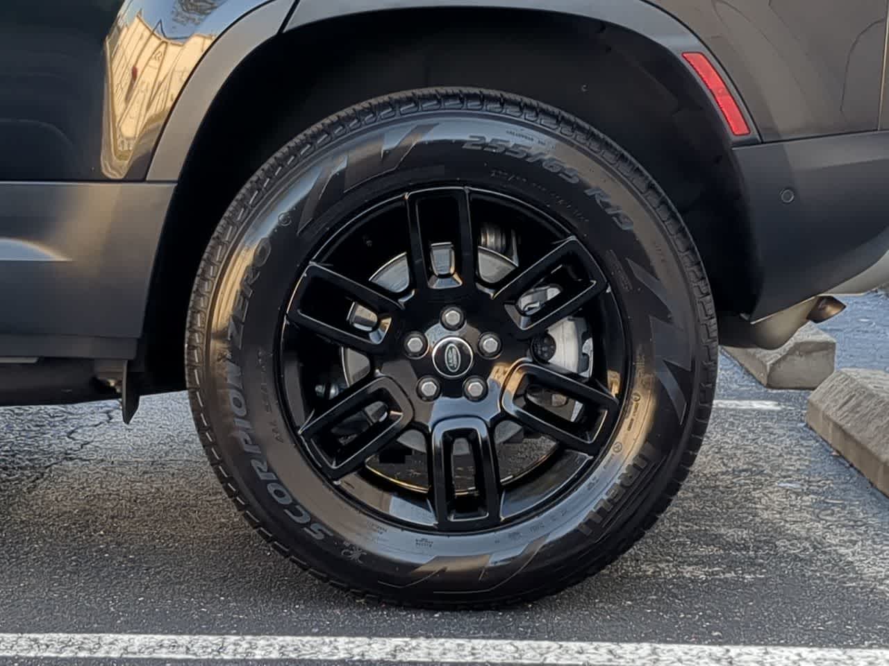 Thumbnail: 2025 Land Rover Defender - 14