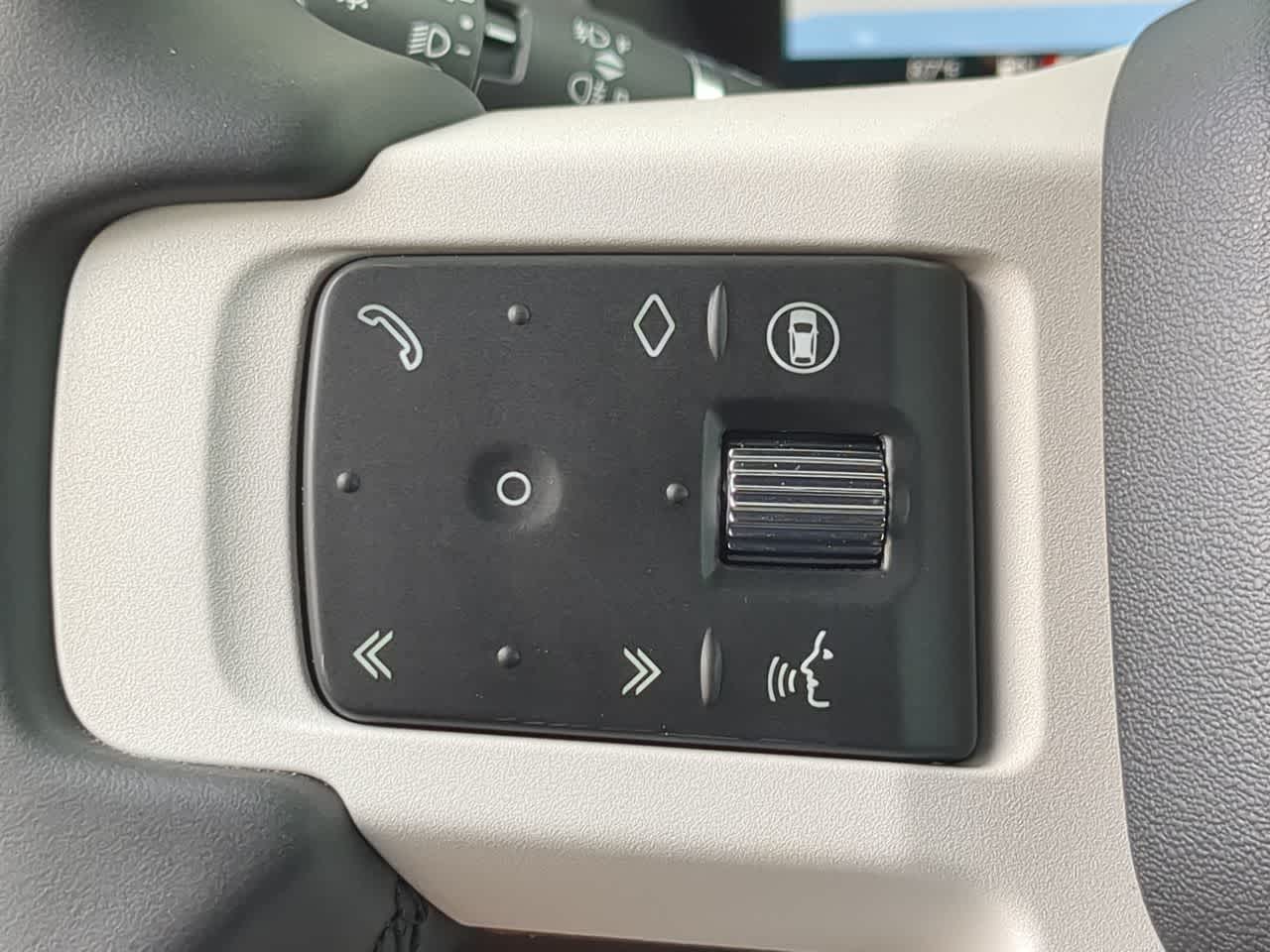 Thumbnail: 2025 Land Rover Defender - 26