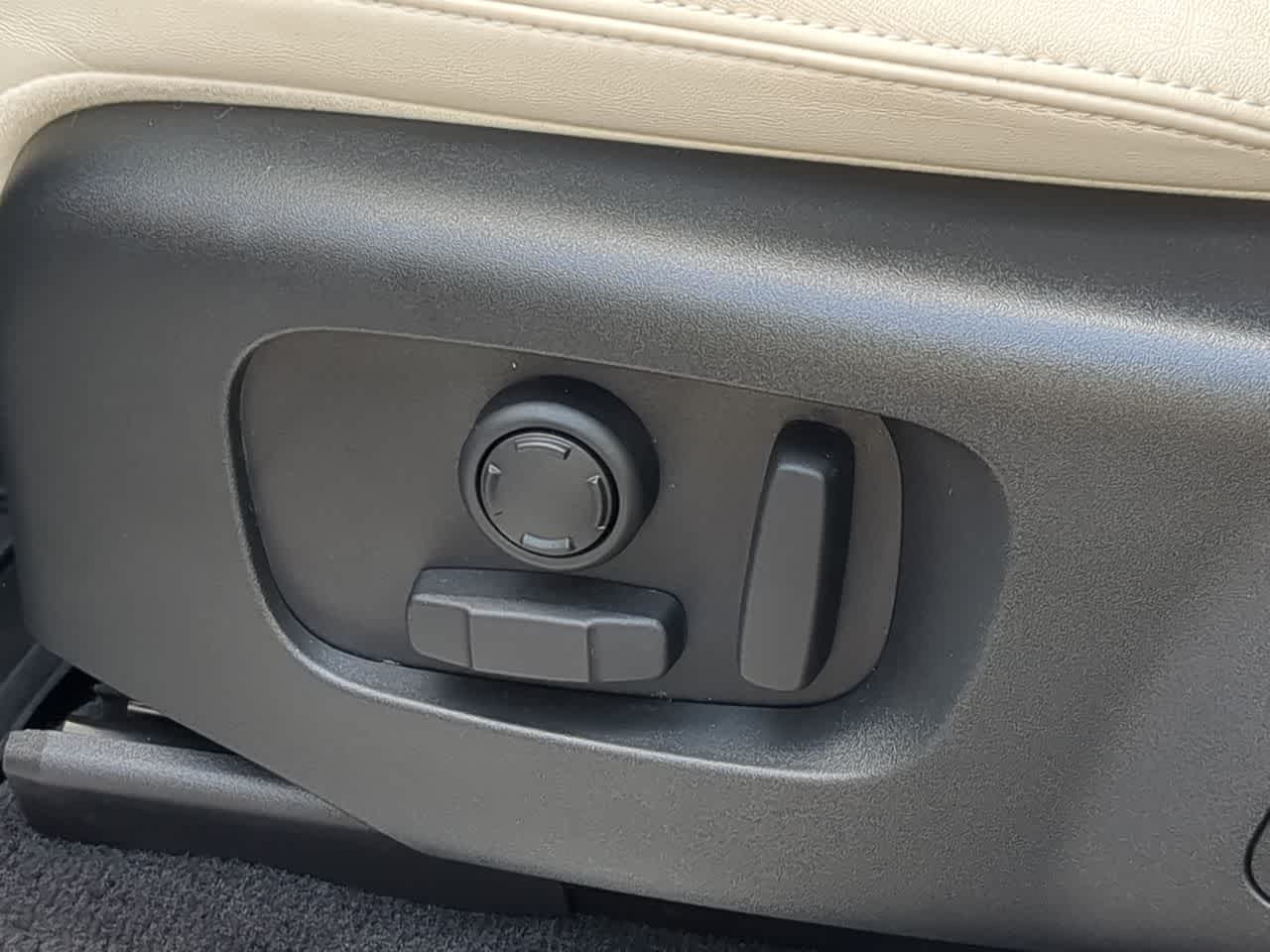 Thumbnail: 2021 Land Rover Range Rover Sport - 18