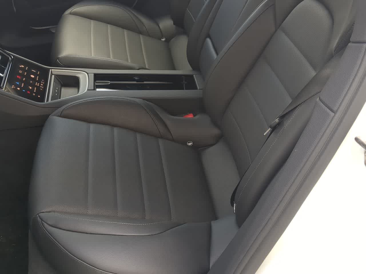 Thumbnail: 2025 Porsche Panamera - 21