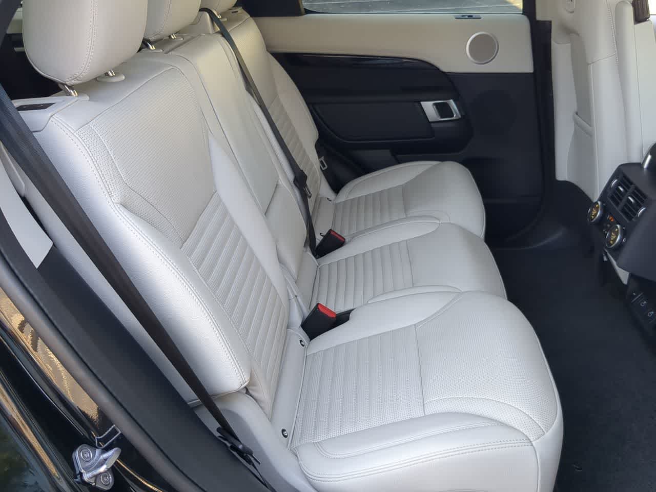 Thumbnail: 2025 Land Rover Discovery - 20