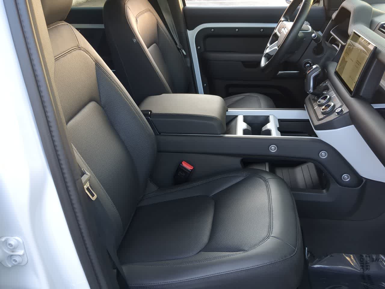 Thumbnail: 2025 Land Rover Defender - 23