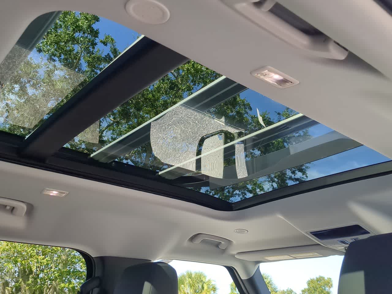 Thumbnail: 2025 Land Rover Defender - 23