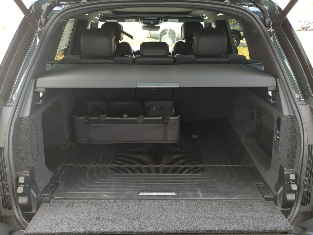 Thumbnail: 2026 Land Rover Range Rover - 37