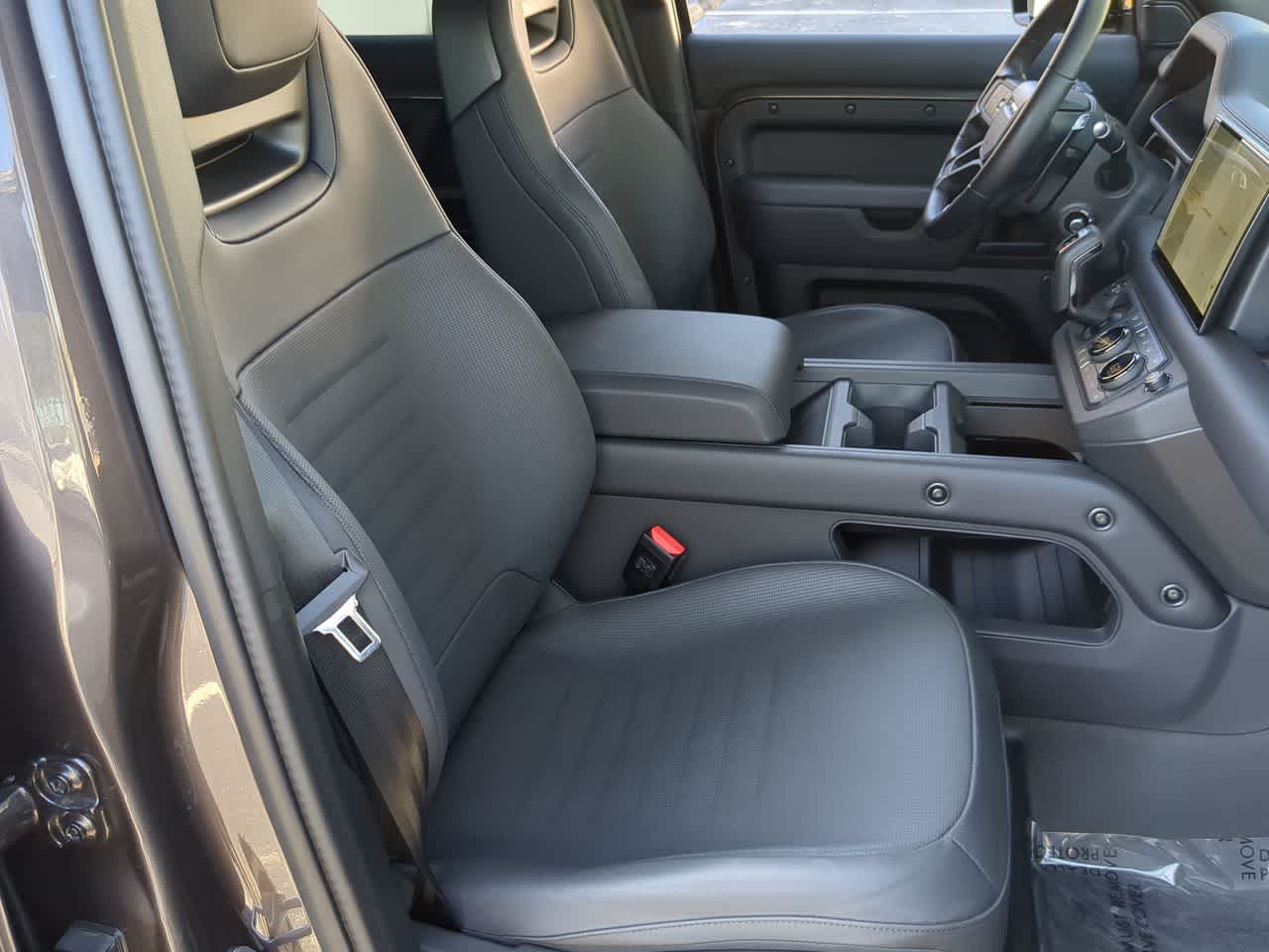 Thumbnail: 2025 Land Rover Defender - 24