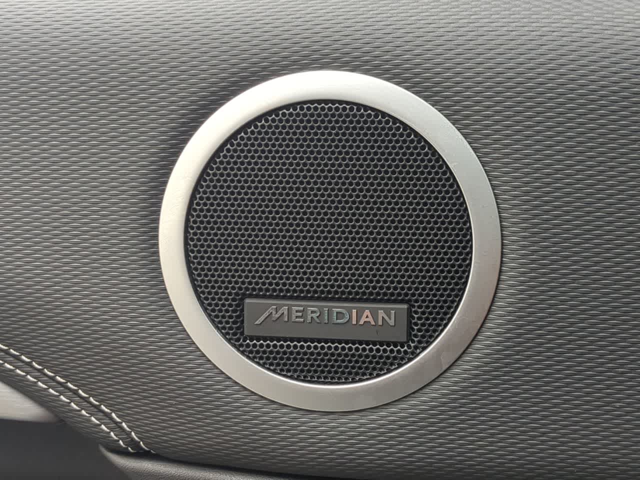 Thumbnail: 2025 Land Rover Discovery - 33