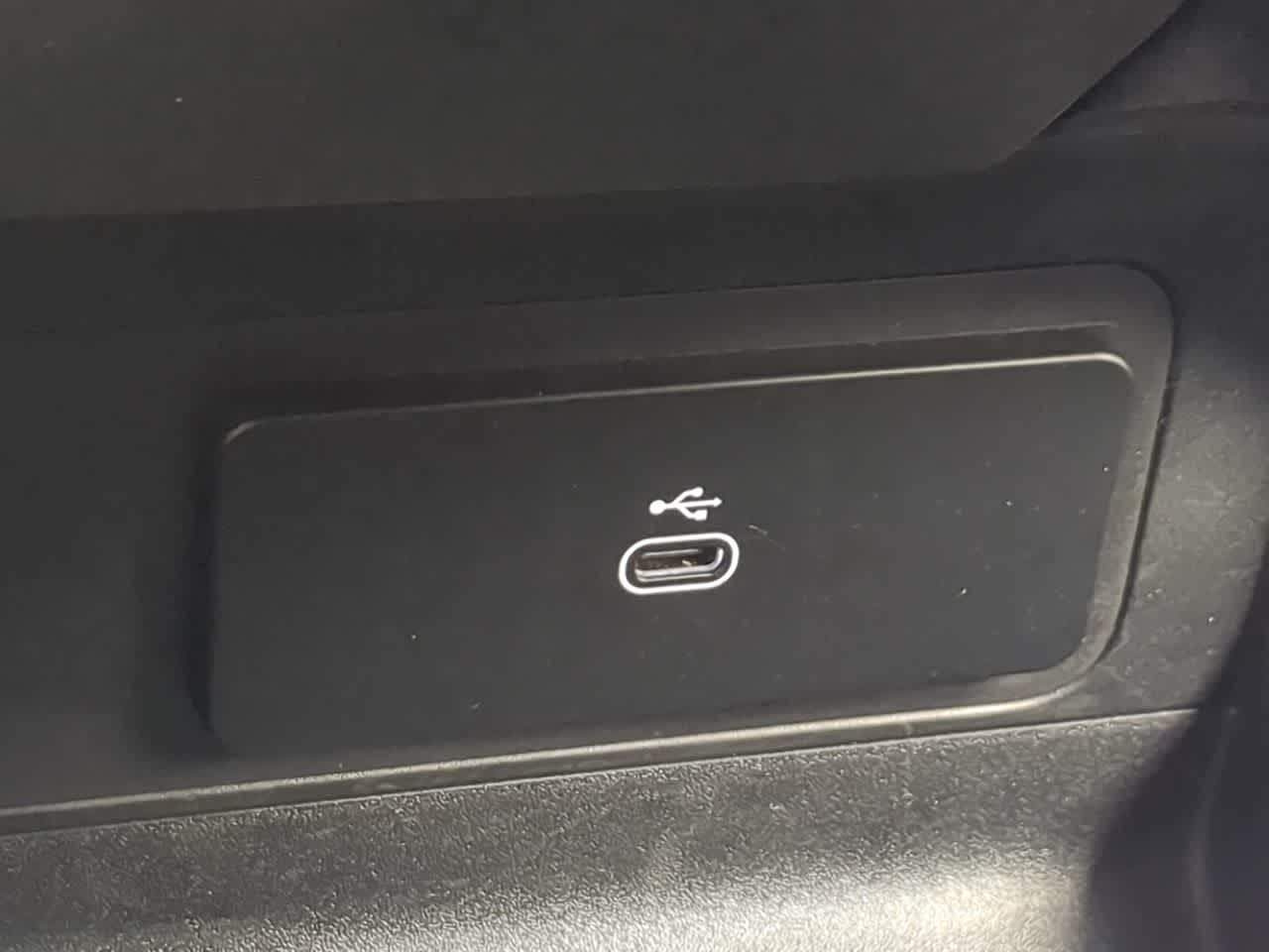 Thumbnail: 2025 Land Rover Defender - 32