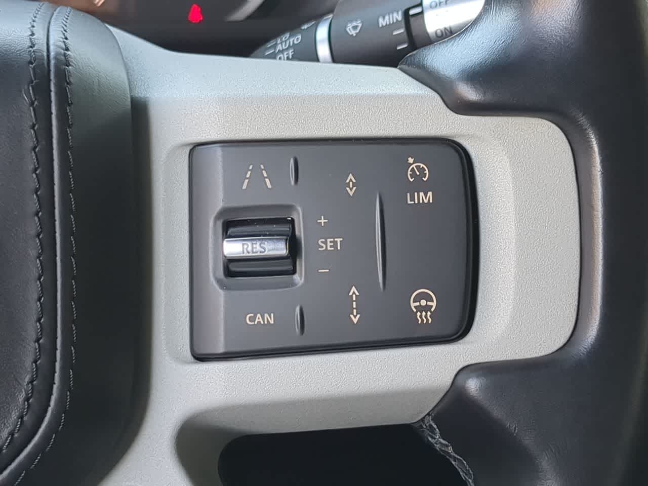 Thumbnail: 2022 Land Rover Defender - 27