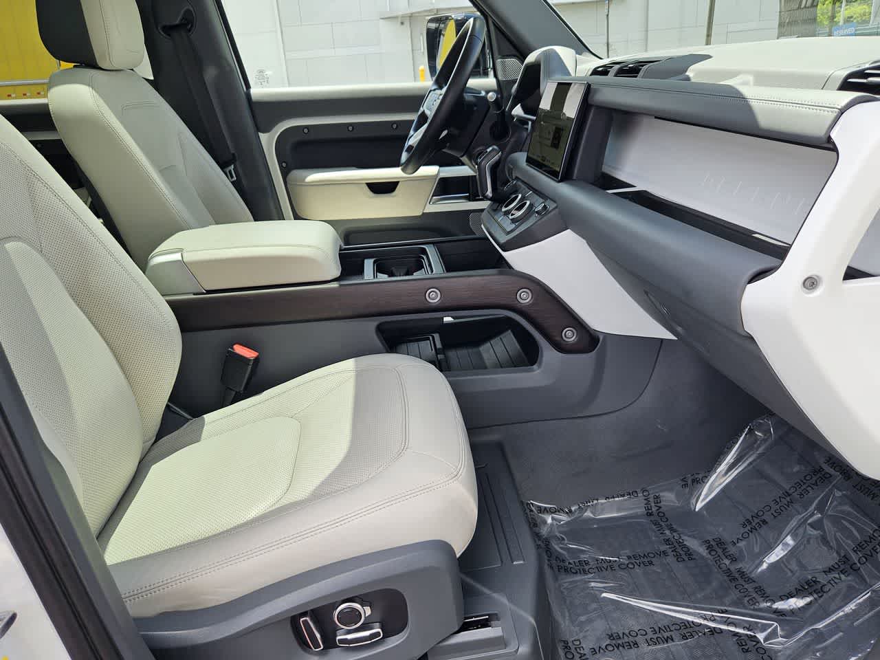 Thumbnail: 2023 Land Rover Defender - 24