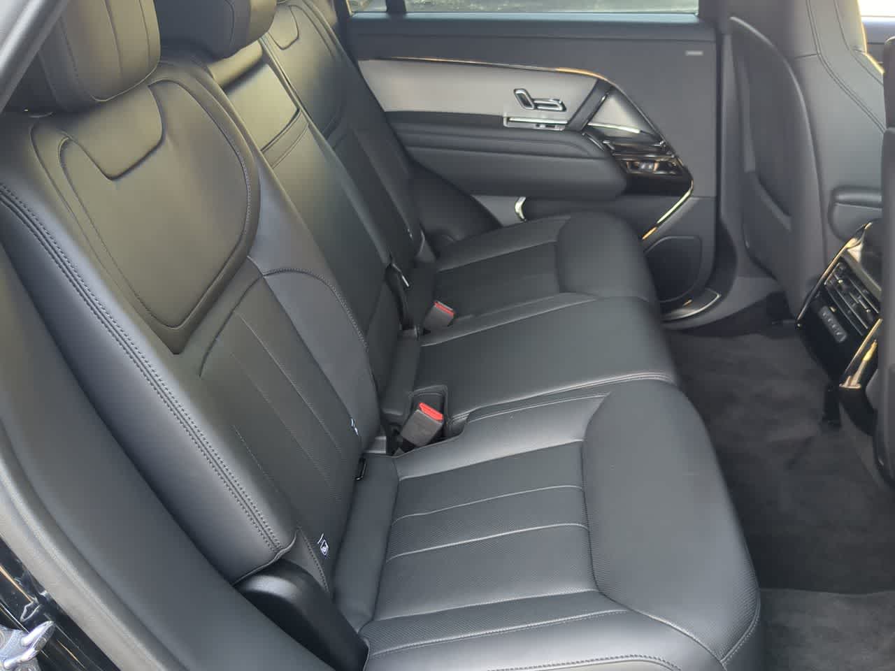 Thumbnail: 2025 Land Rover Range Rover Sport - 20